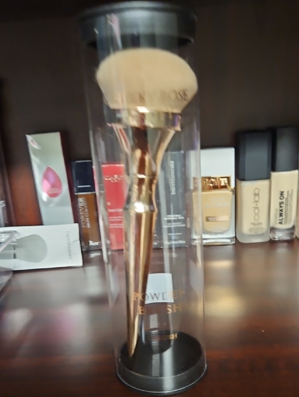 Gold Powder Makeup Brush with Beige Bristles